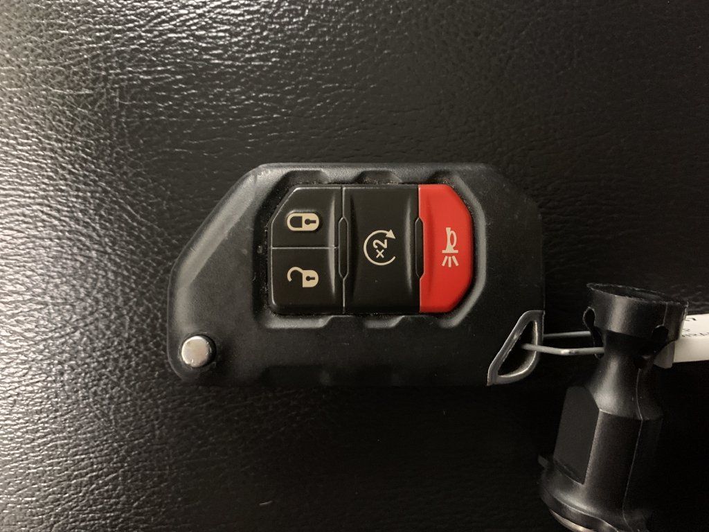 Used 2021 Jeep Wrangler Unlimited Sahara w/ Uconnect 4C Nav & Sound Group AWD/4WD image 30