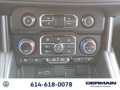 Used 2023 Chevrolet Suburban Z71 w/ Luxury Package AWD/4WD image 32