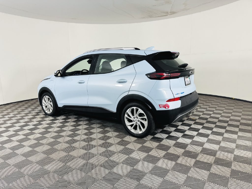 Used 2023 Chevrolet Bolt EUV LT FWD image 22
