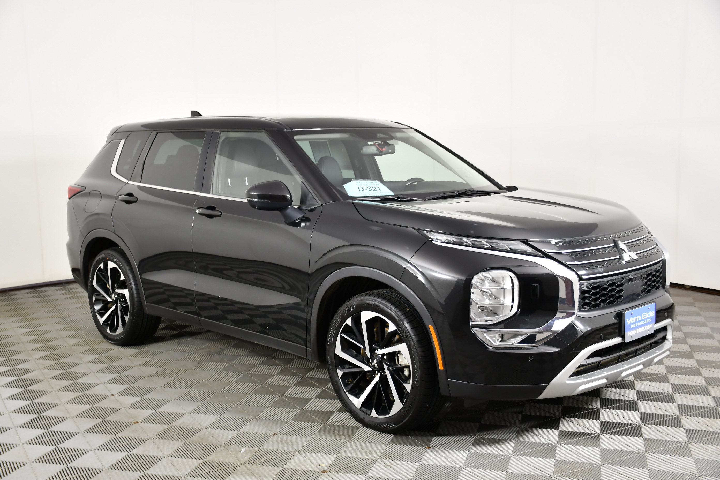 Used 2023 Mitsubishi Outlander SE AWD/4WD image 4