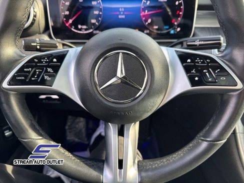 Used 2025 Mercedes-Benz C 300 4MATIC Sedan image 21