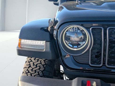 Used 2026 Jeep Wrangler Unlimited Rubicon AWD/4WD image 8