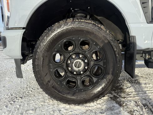 Used 2024 Ford F250 Lariat w/ Black Appearance Package image 41