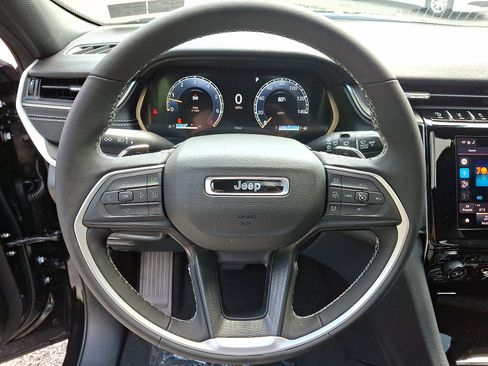 New 2025 Jeep Grand Cherokee L Altitude image 14