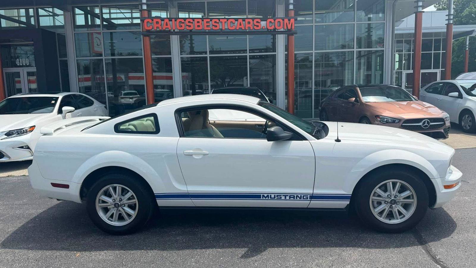 Used 2006 Ford Mustang Coupe RWD image 2