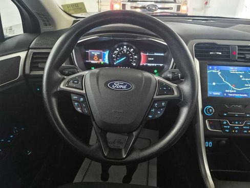 Used 2020 Ford Fusion SE FWD image 15