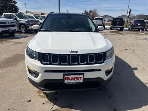 Used 2019 Jeep Compass Latitude w/ Cold Weather Group image 8