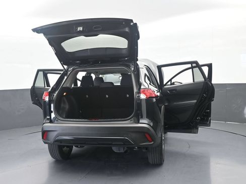 Used 2022 Toyota Corolla Cross LE w/ Moonroof Package FWD image 68