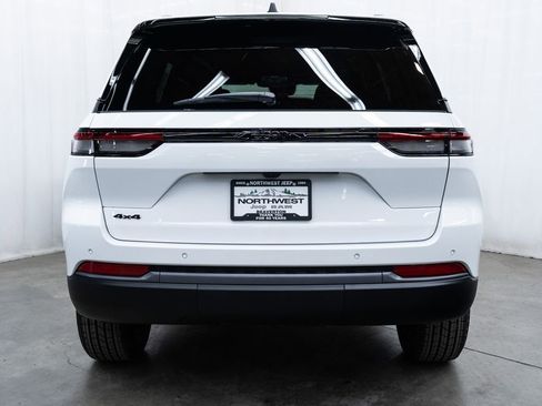 New 2026 Jeep Grand Cherokee 4WD image 5