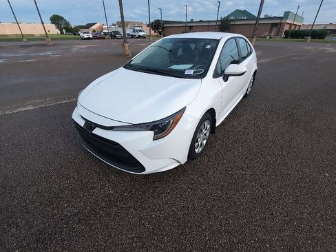 Used 2026 Toyota Corolla LE FWD image 15