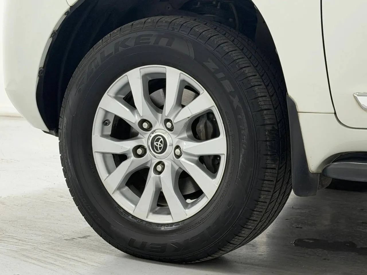Used 2018 Toyota Land Cruiser AWD/4WD image 47