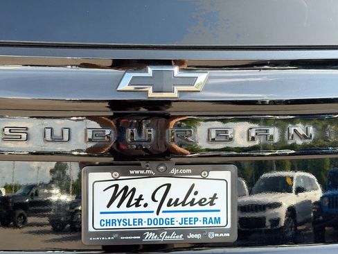 Used 2025 Chevrolet Suburban Z71 AWD/4WD image 12
