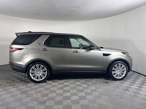 Used 2017 Land Rover Discovery First Edition AWD/4WD image 9