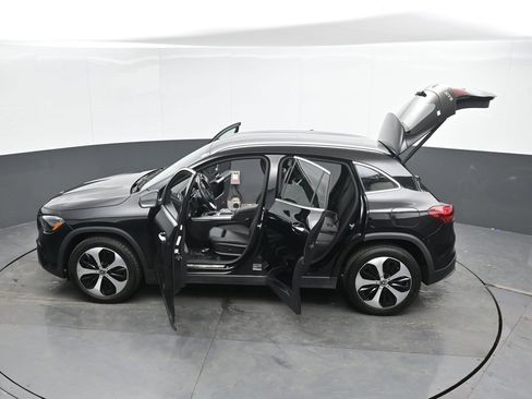 Used 2025 Mercedes-Benz GLA 250 4MATIC image 49