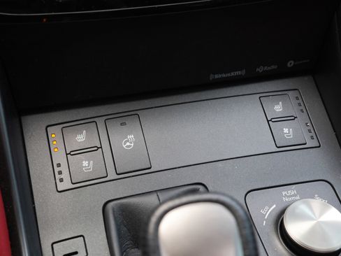 Certified 2025 Lexus IS 350 F Sport image 27