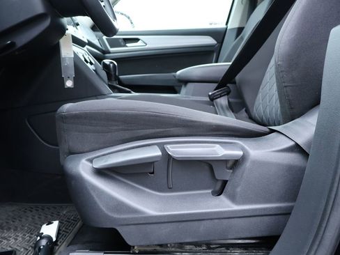 Used 2019 Volkswagen Atlas S image 33