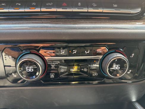 Used 2024 Chevrolet Silverado 1500 LT Trail Boss w/ Convenience Package II image 25