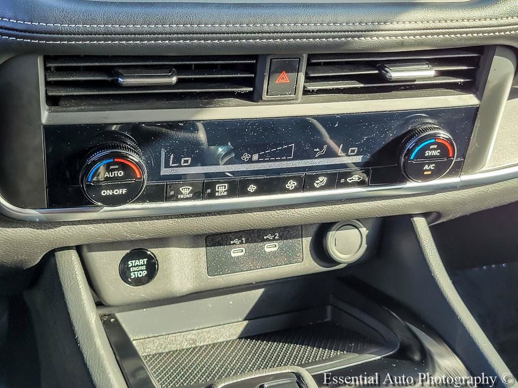 Used 2025 Nissan Rogue SV FWD image 22