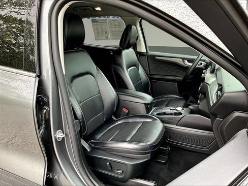 Used 2022 Ford Escape Titanium AWD/4WD image 32