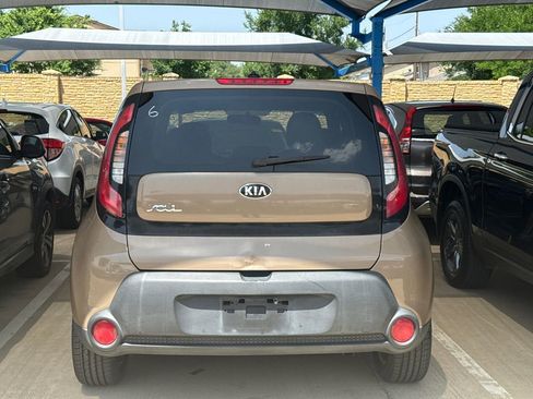 Used 2014 Kia Soul + FWD image 5