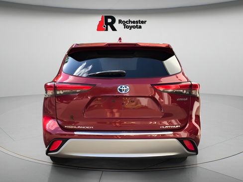 Certified 2021 Toyota Highlander Platinum AWD/4WD image 6