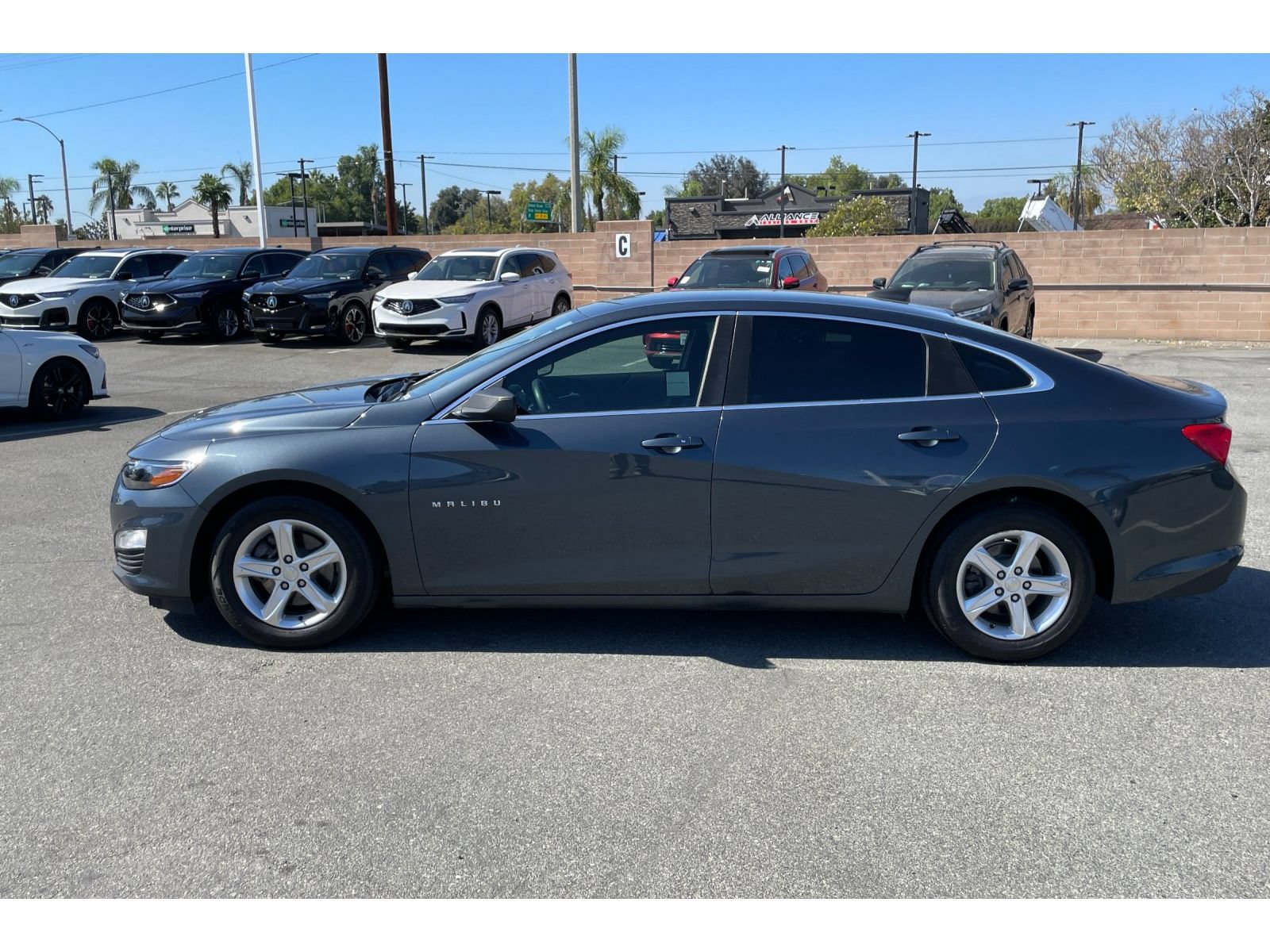 Used 2020 Chevrolet Malibu LS FWD image 2