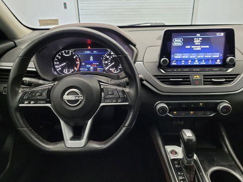 Used 2024 Nissan Altima 2.5 SR FWD image 22
