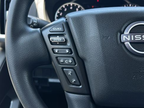 Used 2025 Nissan Frontier SV RWD image 29