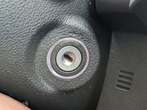 Used 2019 Toyota Tacoma SR5 image 19