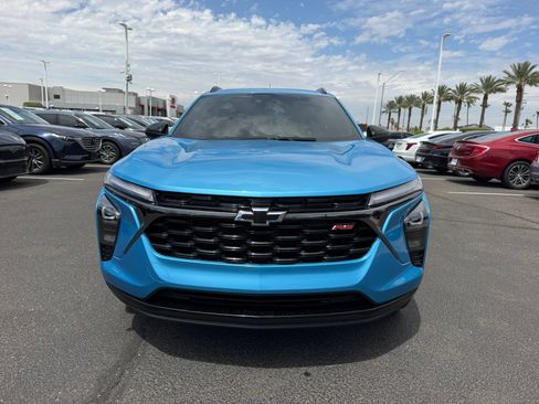 Used 2025 Chevrolet Trax RS w/ Sunroof Package FWD image 23