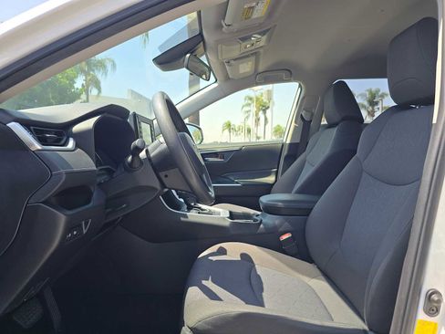 Certified 2020 Toyota RAV4 XLE w/ Carpet Mat Package FWD image 22