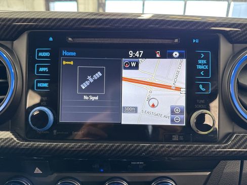 Used 2018 Toyota Tacoma TRD Off-Road image 25