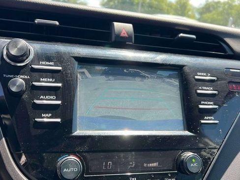 Used 2019 Toyota Camry SE FWD image 34
