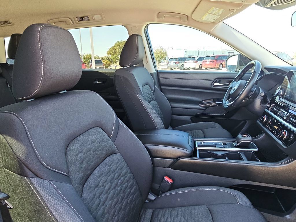 Used 2022 Nissan Pathfinder SV FWD image 28