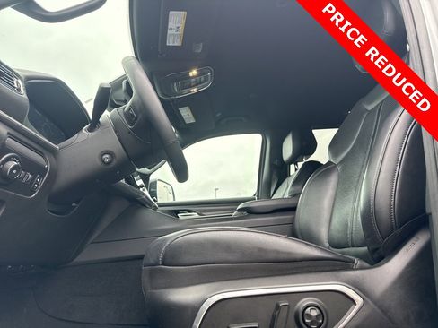 Used 2024 Jeep Wagoneer L Series III w/ Flexible Seating Group image 2