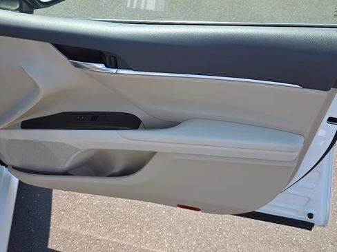 Used 2022 Toyota Camry LE FWD image 10