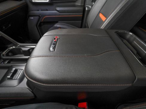 Used 2024 GMC Sierra 2500 AT4 w/ AT4 Preferred Package image 29