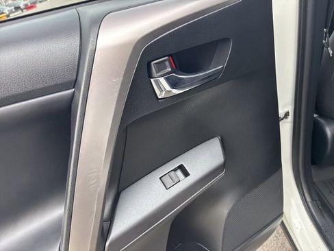 Used 2018 Toyota RAV4 XLE image 21