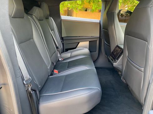 Used 2025 Tesla Cybertruck AWD Crew Cab image 37