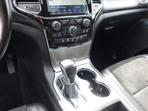 Used 2021 Jeep Grand Cherokee Laredo X image 49