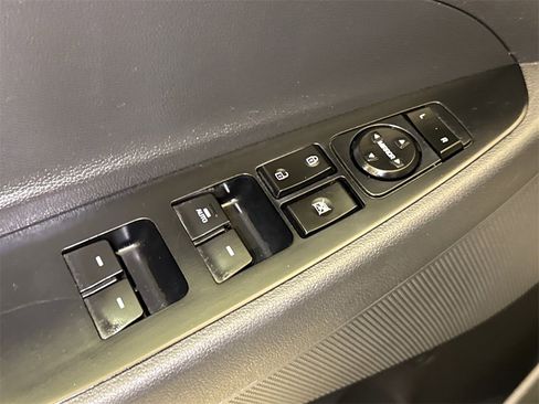 Used 2016 Hyundai Tucson Sport image 22