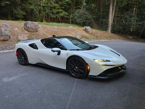 Used 2023 Ferrari SF90 Stradale image 2