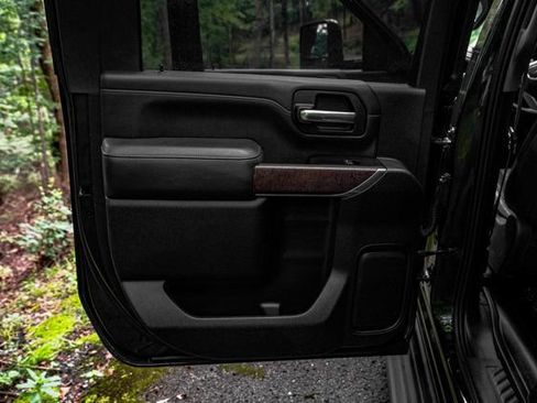Used 2021 GMC Sierra 2500 Denali w/ Denali Black Diamond Edition AWD/4WD image 52