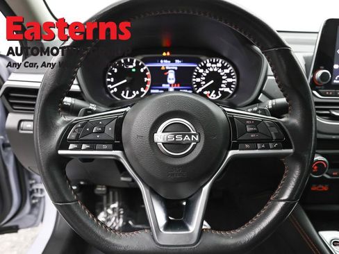 Used 2023 Nissan Altima 2.5 SR FWD image 10