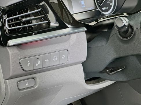 Used 2022 Kia Niro LXS image 19