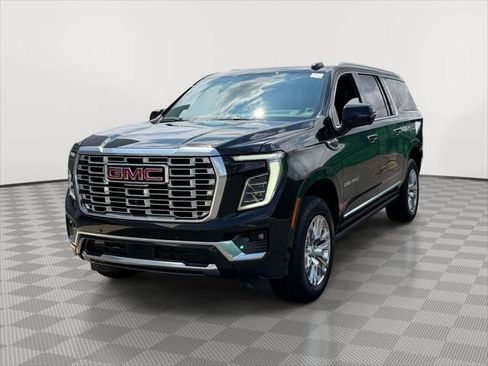 Used 2026 GMC Yukon XL Denali w/ Sun & Power Step Package AWD/4WD image 3