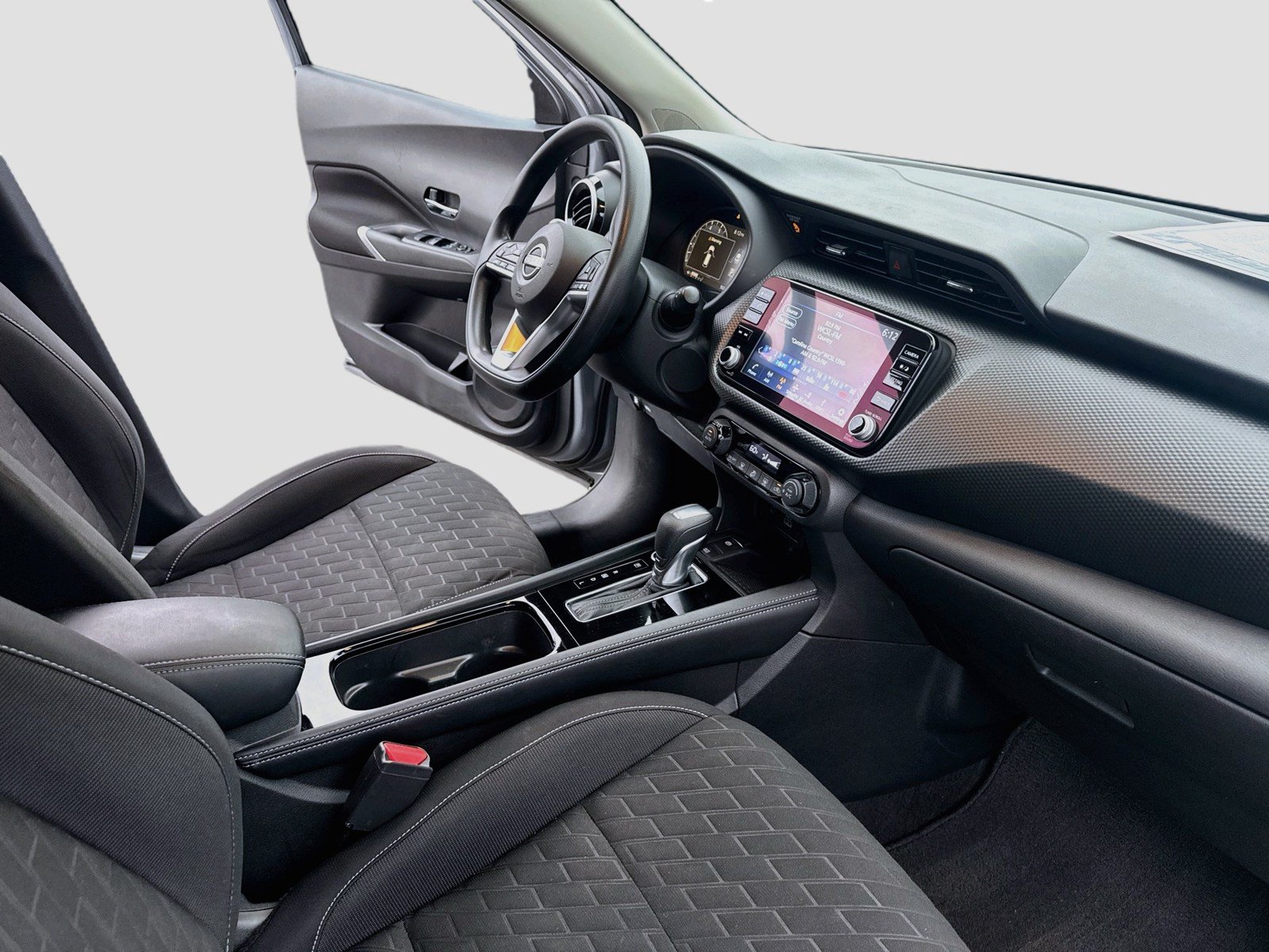Used 2022 Nissan Kicks SV w/ Interior Electronics Package FWD image 27