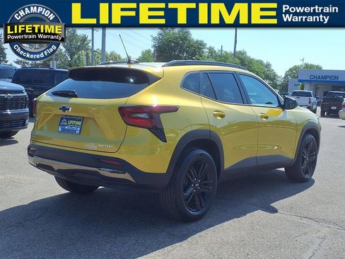 Used 2025 Chevrolet Trax ACTIV FWD image 5