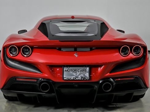 Used 2022 Ferrari F8 Tributo RWD image 11