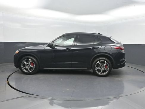 Used 2022 Alfa Romeo Stelvio Sprint AWD/4WD image 2